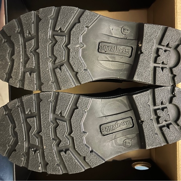 Ladies black Aquatherm winter boots sized 7. - Picture 7 of 8